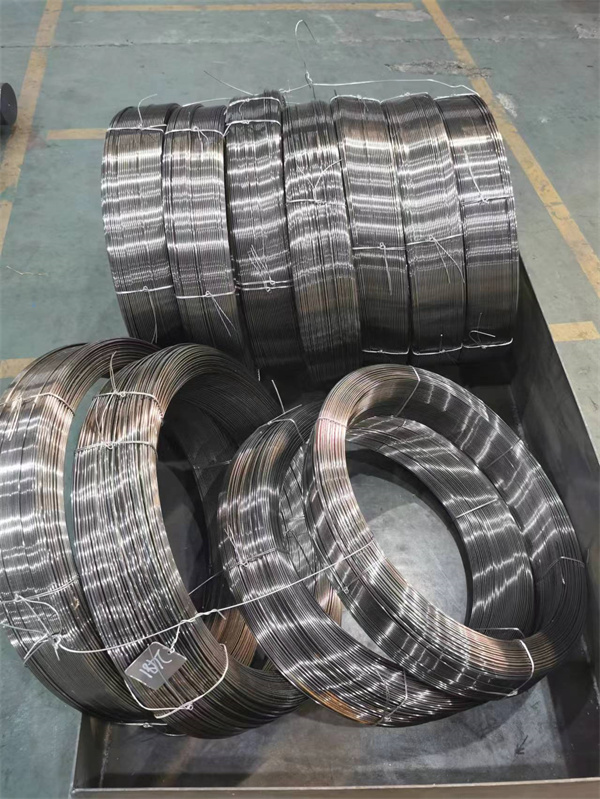 挖機(jī)鏟斗堆焊焊絲-雷公焊材 挖機(jī)鏟斗堆焊焊絲-雷公焊材
